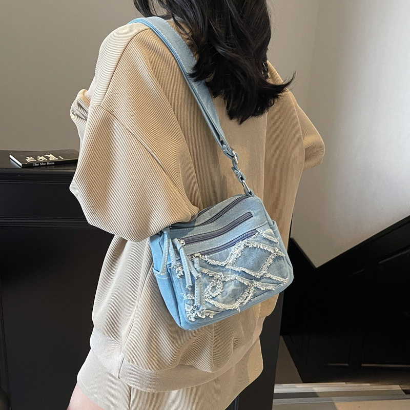 Korean Style Denim Crossbody Bag 2025 - Small Square Design, Casual Shoulder Bag for Women, Trendy Internet Celebrity Fashion Korean Style Denim Crossbody Bag 2025 - Small Square Design, Casual Shoulder Bag for Women, Trendy Internet Celebrity Fashion