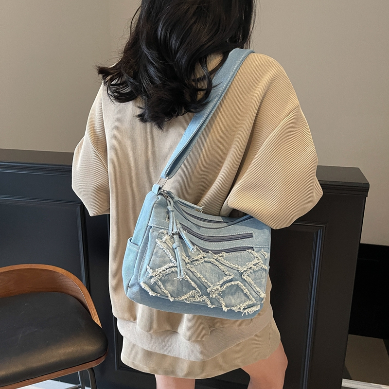Korean Style Denim Crossbody Bag 2025 - Small Square Design, Casual Shoulder Bag for Women, Trendy Internet Celebrity Fashion Korean Style Denim Crossbody Bag 2025 - Small Square Design, Casual Shoulder Bag for Women, Trendy Internet Celebrity Fashion