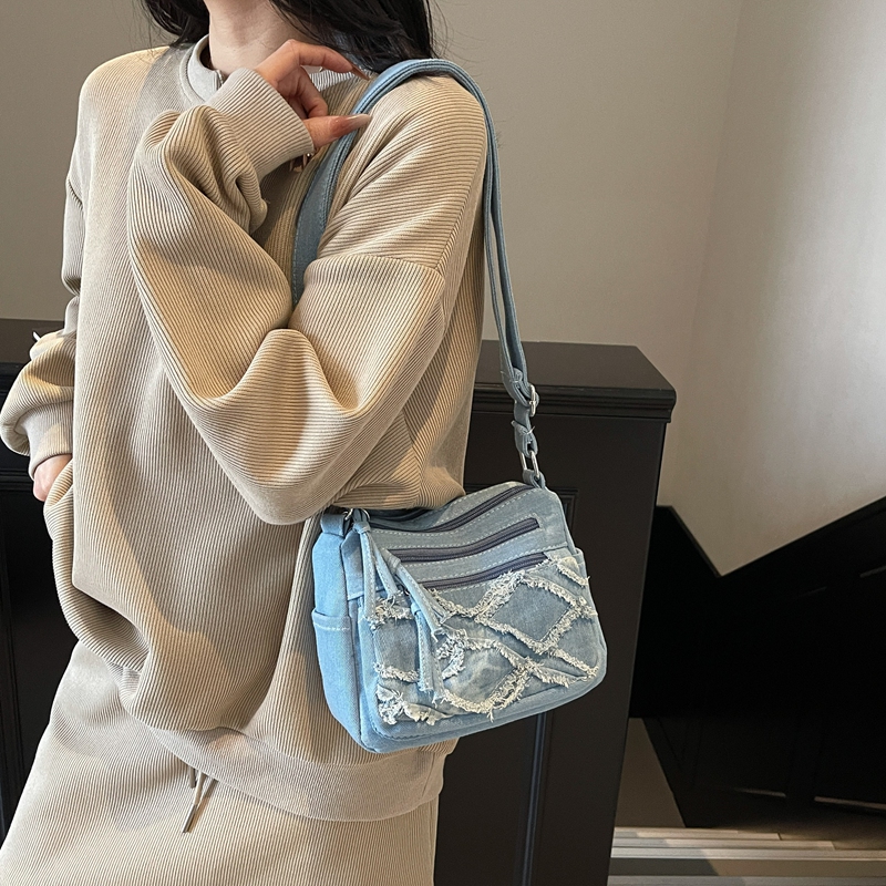 Korean Style Denim Crossbody Bag 2025 - Small Square Design, Casual Shoulder Bag for Women, Trendy Internet Celebrity Fashion Korean Style Denim Crossbody Bag 2025 - Small Square Design, Casual Shoulder Bag for Women, Trendy Internet Celebrity Fashion