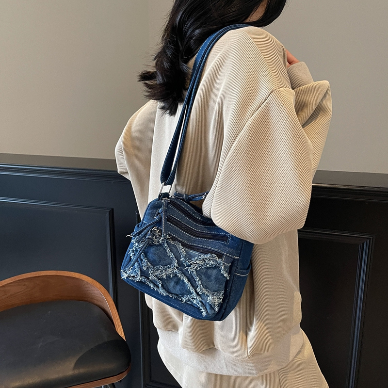 Korean Style Denim Crossbody Bag 2025 - Small Square Design, Casual Shoulder Bag for Women, Trendy Internet Celebrity Fashion Korean Style Denim Crossbody Bag 2025 - Small Square Design, Casual Shoulder Bag for Women, Trendy Internet Celebrity Fashion