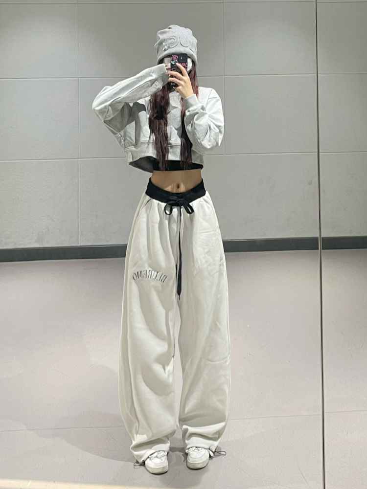 Korean Style Gray Short Sweatshirt and Double Waist Straight-Leg Sports Pants Set for Spring Summer Dance Outfit Korean Style Gray Short Sweatshirt and Double Waist Straight-Leg Sports Pants Set for Spring Summer Dance Outfit