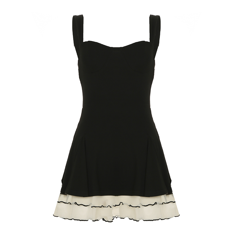 Korean-Style Hepburn Little Black Dress with Waist-Cinching Design, Short Contrasting Color Cake Pleats, and Ruffled Edges