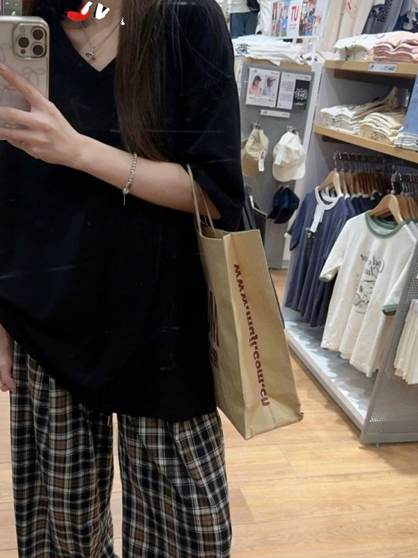 Korean Style Hip-Hop Short Sleeve V-Neck T-Shirt, Loose Fit Mid-Length Jazz Dance Practice Top for Trendy Looks Korean Style Hip-Hop Short Sleeve V-Neck T-Shirt, Loose Fit Mid-Length Jazz Dance Practice Top for Trendy Looks