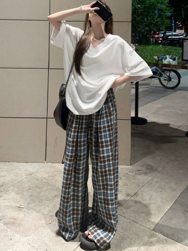 Korean Style Hip-Hop Short Sleeve V-Neck T-Shirt, Loose Fit Mid-Length Jazz Dance Practice Top for Trendy Looks Korean Style Hip-Hop Short Sleeve V-Neck T-Shirt, Loose Fit Mid-Length Jazz Dance Practice Top for Trendy Looks