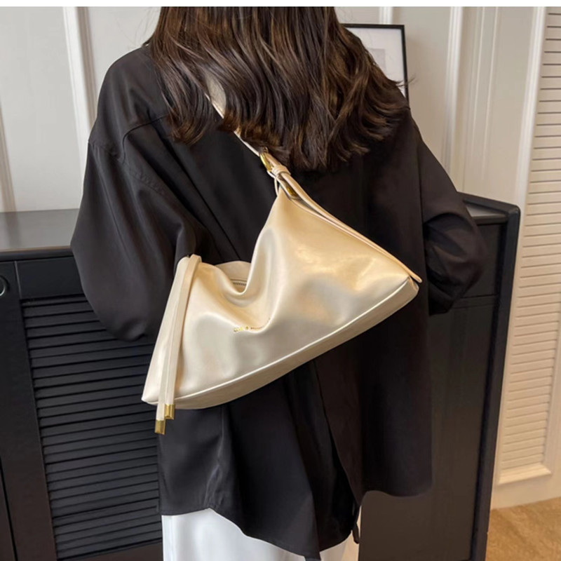 Korean Style Large-Capacity Women's Bag, 2025 Trendy Casual Shoulder Bag, High-Quality Versatile Fashionable Tote