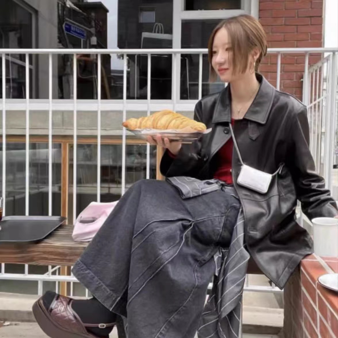 Korean Style Mini Crossbody Bag - Cute Square Card Holder with Compartments, Fashionable Chest Bag and Decorative Waist Bag Korean Style Mini Crossbody Bag - Cute Square Card Holder with Compartments, Fashionable Chest Bag and Decorative Waist Bag