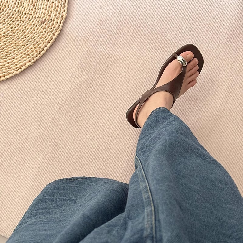 Korean Style Minimalist Thin Strap Flip-Flop Sandals for Women - Casual Open-Toe Beach Roman Sandals for Vacation Korean Style Minimalist Thin Strap Flip-Flop Sandals for Women - Casual Open-Toe Beach Roman Sandals for Vacation