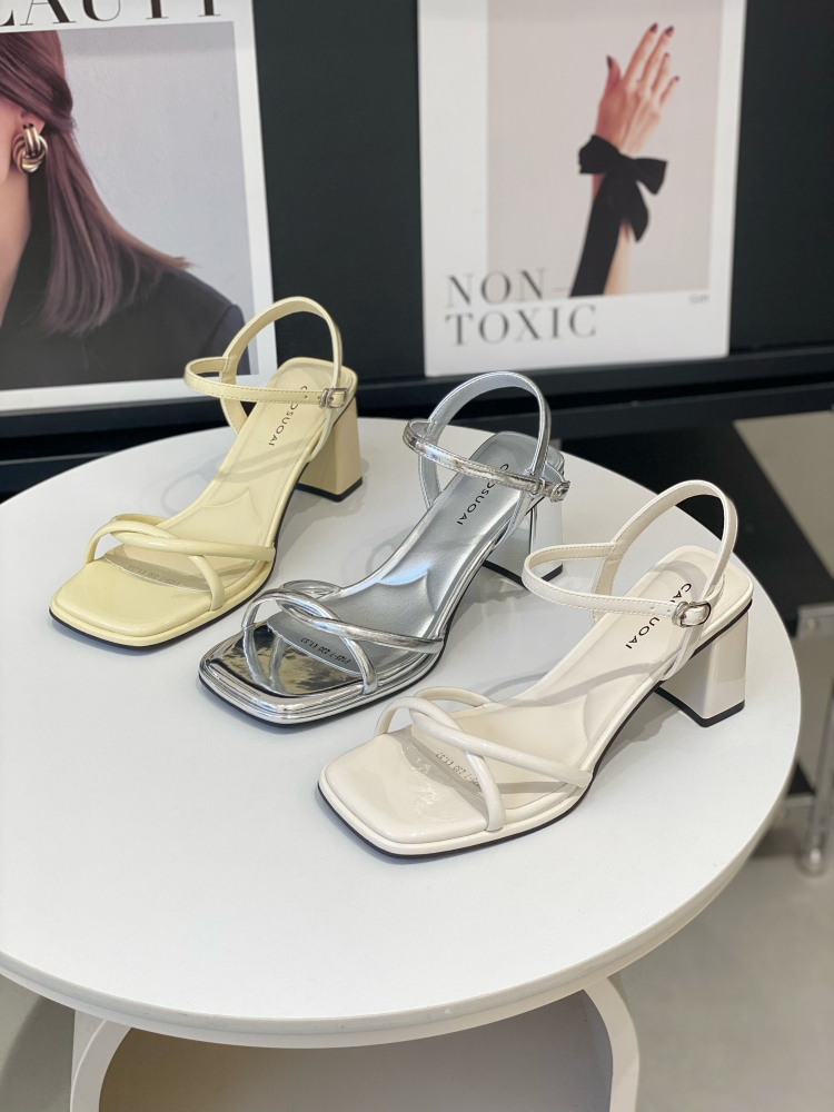Korean-Style One-Strap Chunky-Heeled Sandals for Women - Trendy Cross-Strap Square-Toe Roman Evening Shoes for Summer 2025 Korean-Style One-Strap Chunky-Heeled Sandals for Women - Trendy Cross-Strap Square-Toe Roman Evening Shoes for Summer 2025