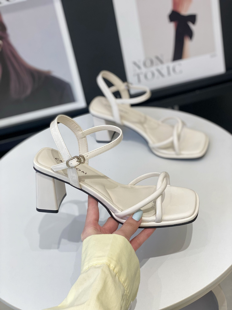 Korean-Style One-Strap Chunky-Heeled Sandals for Women - Trendy Cross-Strap Square-Toe Roman Evening Shoes for Summer 2025