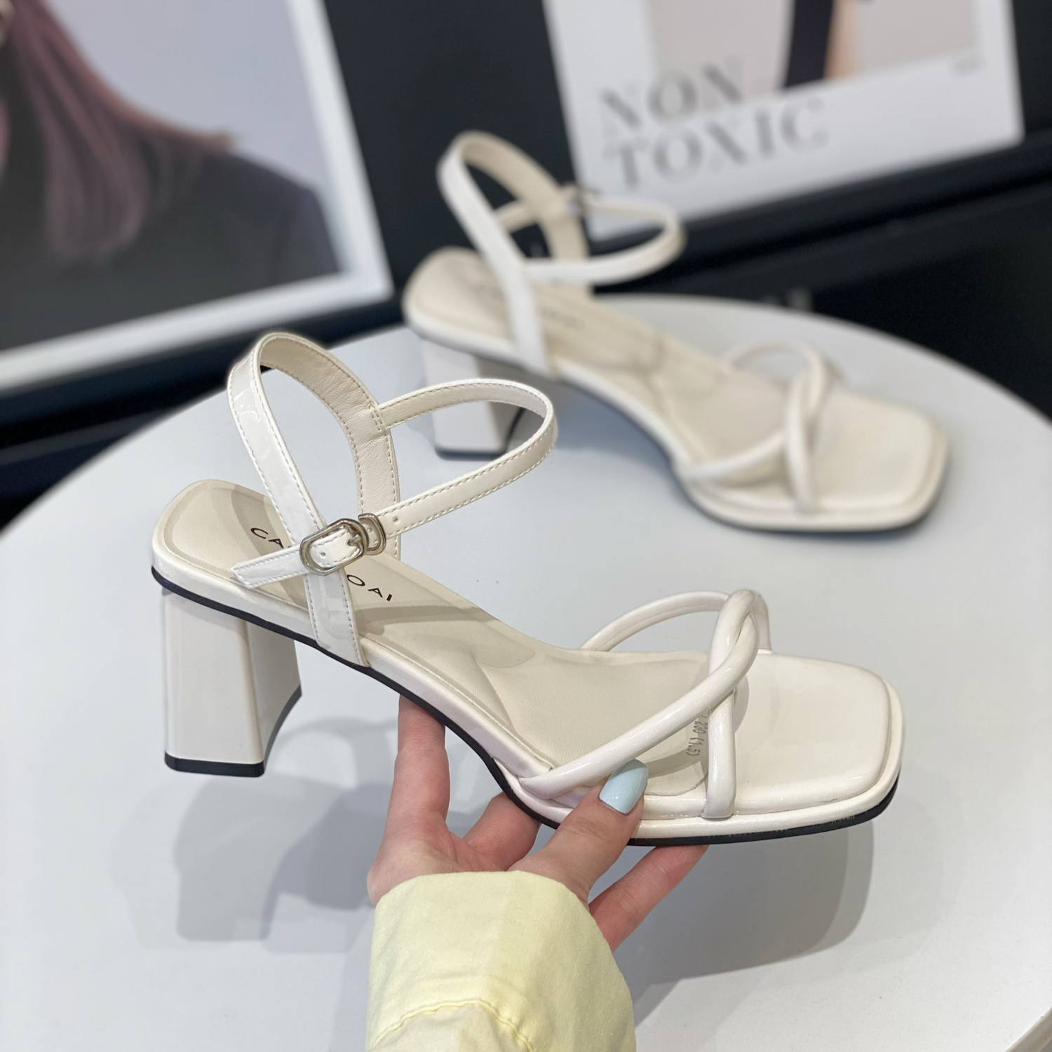 Korean-Style One-Strap Chunky-Heeled Sandals for Women - Trendy Cross-Strap Square-Toe Roman Evening Shoes for Summer 2025