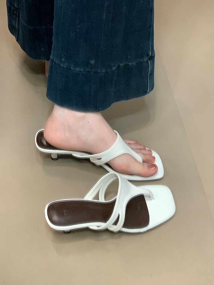 Korean Style One-Strap Thin Heel Square Toe Flip Flops for Women - Ocean-Inspired Summer Footwear 2025 Korean Style One-Strap Thin Heel Square Toe Flip Flops for Women - Ocean-Inspired Summer Footwear 2025