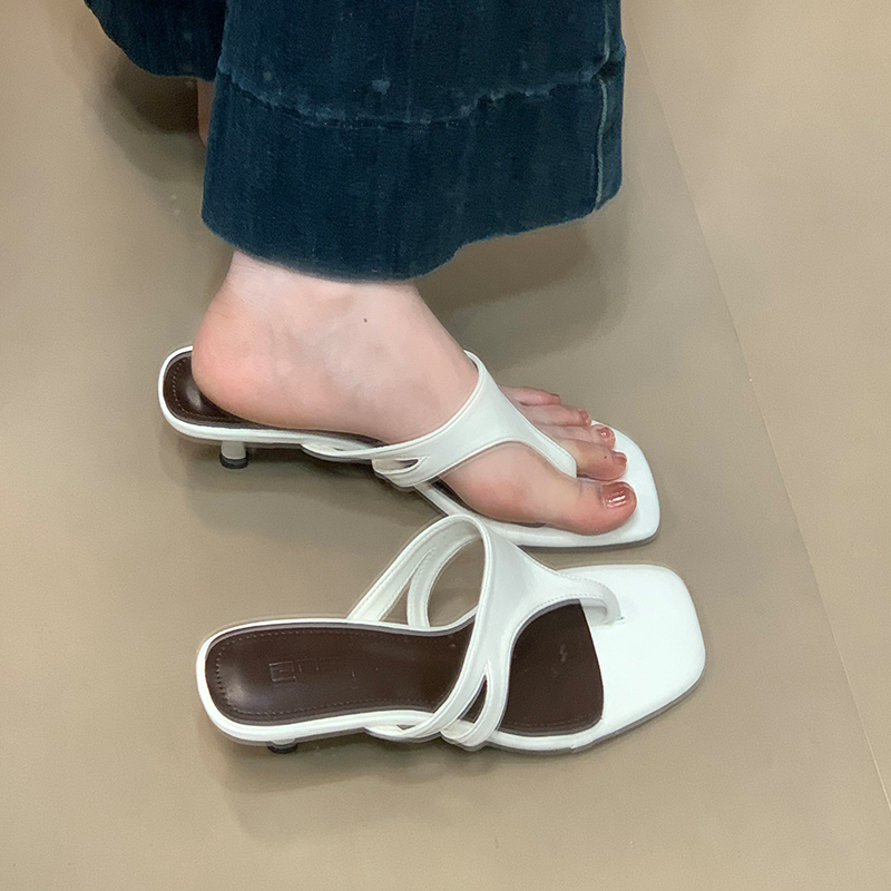 Korean Style One-Strap Thin Heel Square Toe Flip Flops for Women - Ocean-Inspired Summer Footwear 2025 Korean Style One-Strap Thin Heel Square Toe Flip Flops for Women - Ocean-Inspired Summer Footwear 2025