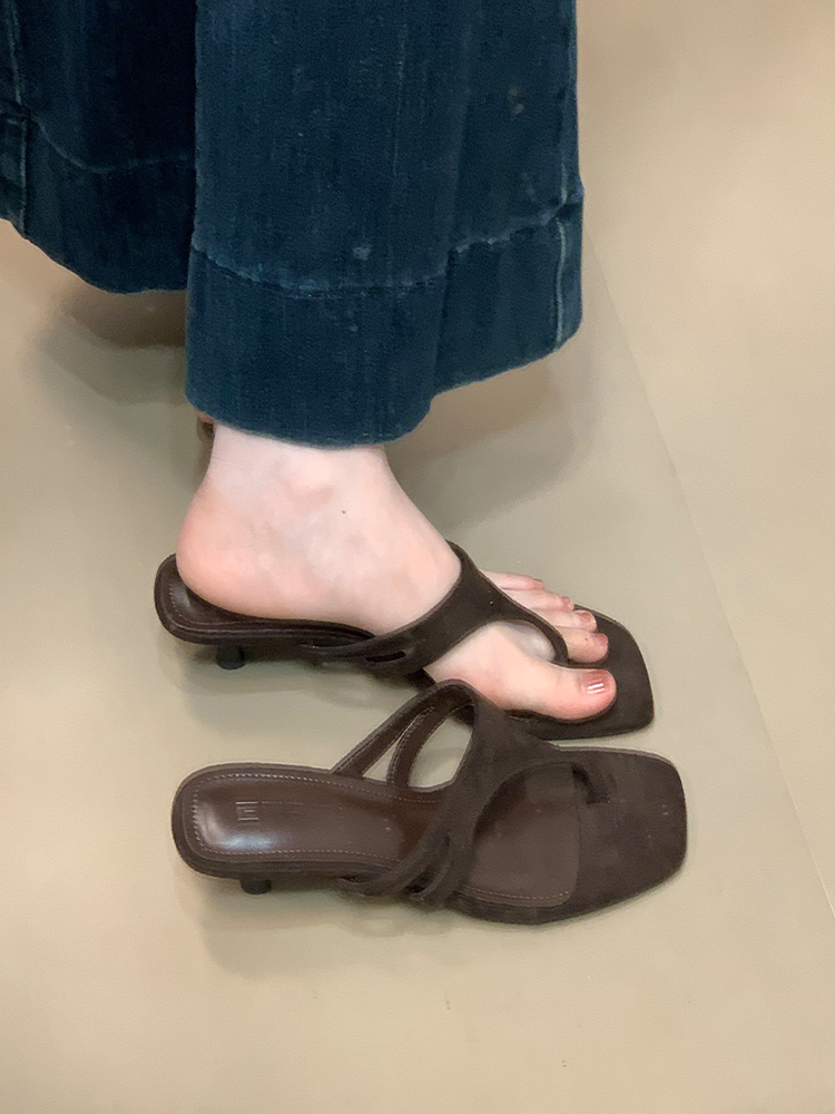 Korean Style One-Strap Thin Heel Square Toe Flip Flops for Women - Ocean-Inspired Summer Footwear 2025 Korean Style One-Strap Thin Heel Square Toe Flip Flops for Women - Ocean-Inspired Summer Footwear 2025