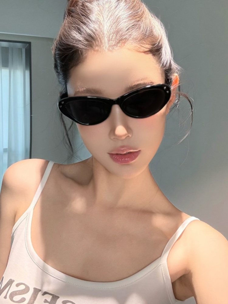 Korean Style Oval Cat Eye Sunglasses for Women, High-End UV Protection, Flattering for Slimming Round and Square Faces