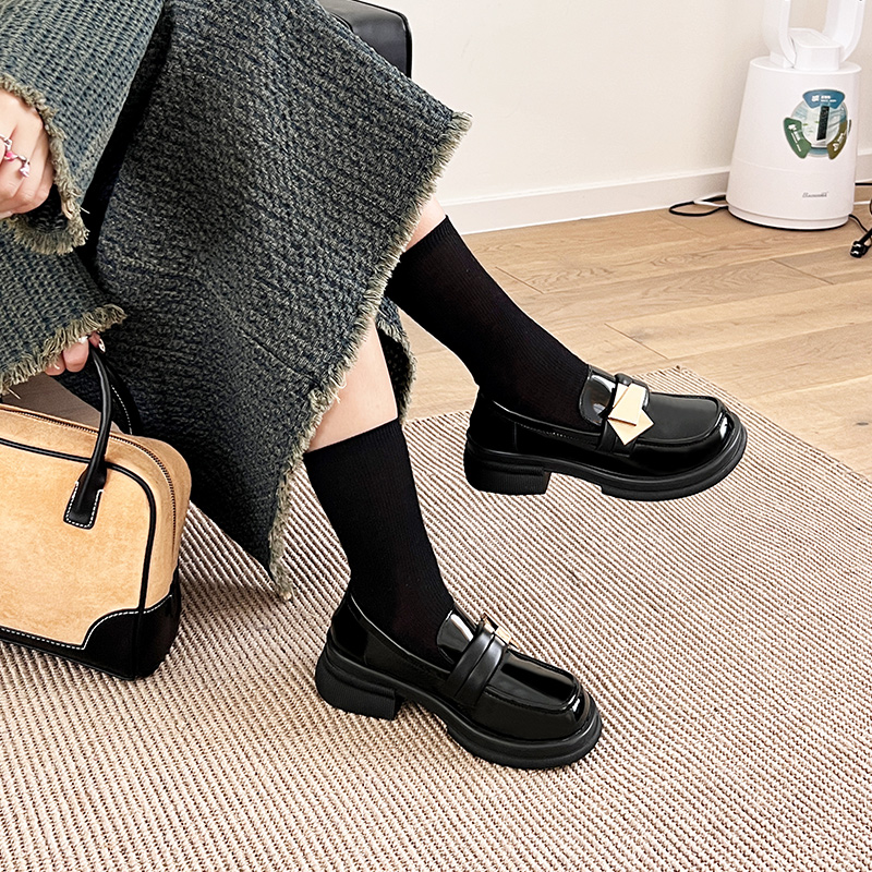 Korean-Style Plus-Size Women's Slip-On Loafers, Thick-Soled Flats, Autumn 2025 British-Inspired Leather Shoes, Sizes 41-43