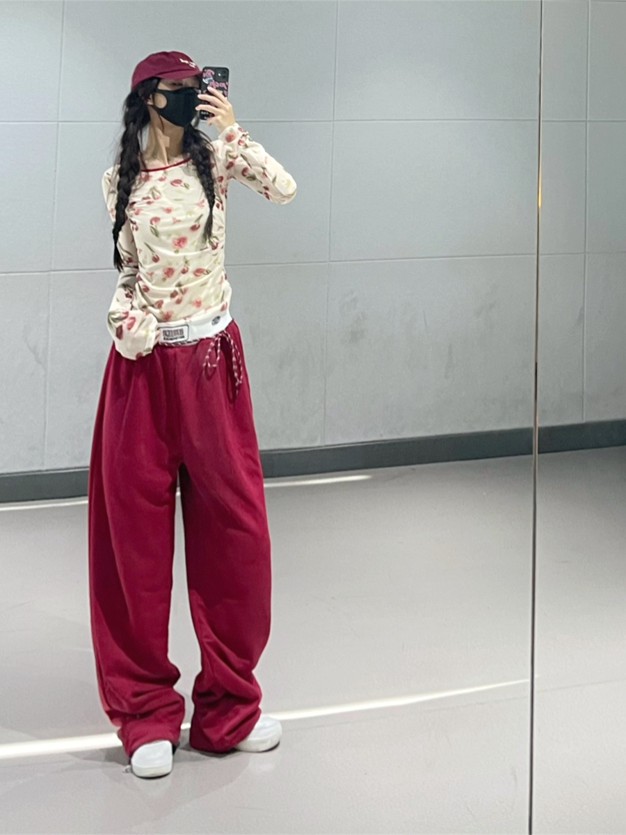 Korean Style Red Double-Waist Spliced Sports Pants & Floral Backless Mesh Top Jazz Dance Outfit for Women Korean Style Red Double-Waist Spliced Sports Pants & Floral Backless Mesh Top Jazz Dance Outfit for Women