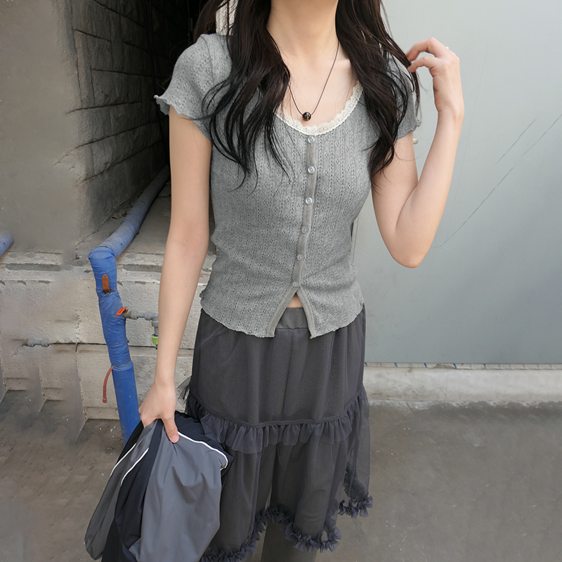 Korean Style Retro Basic Short-Sleeve Cardigan with Lace Trim and Single-Breasted Knitted Top for Y2K Fashion Korean Style Retro Basic Short-Sleeve Cardigan with Lace Trim and Single-Breasted Knitted Top for Y2K Fashion