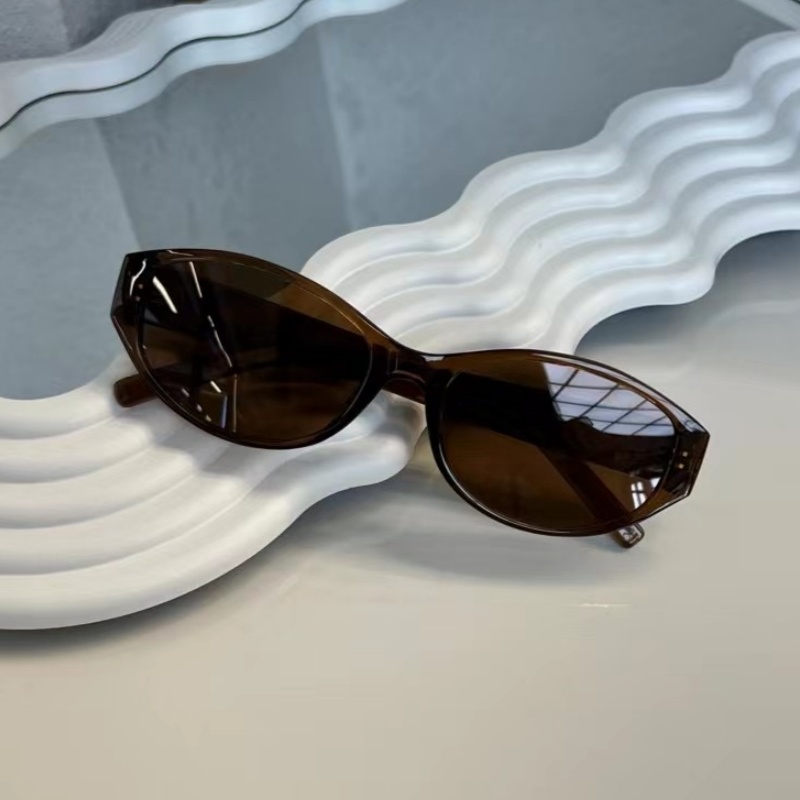 Korean-Style Retro Cat-Eye White Polarized Sunglasses for Women - Trendy High-End Cool Shades for Square and Round Faces Korean-Style Retro Cat-Eye White Polarized Sunglasses for Women - Trendy High-End Cool Shades for Square and Round Faces