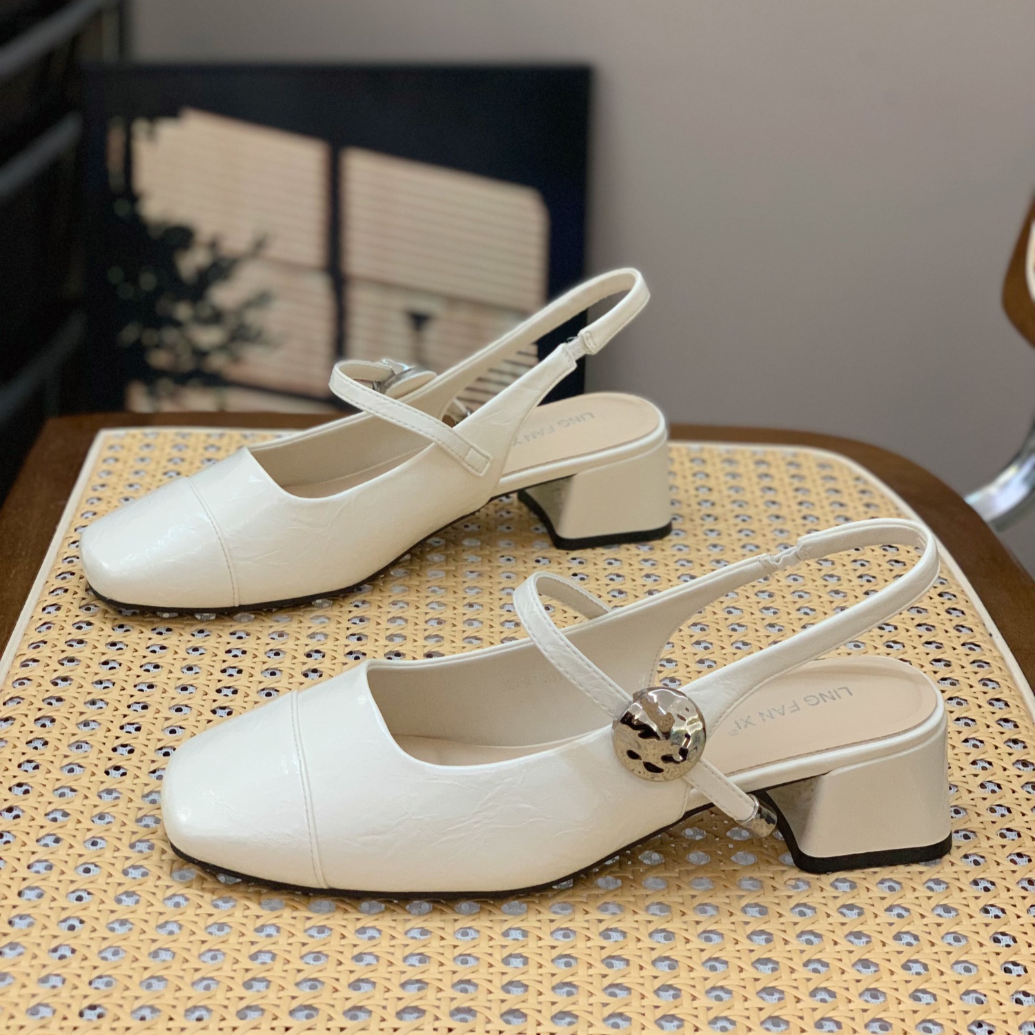 Korean-Style Retro Chunky Heeled Sandals for Women - Thick-Soled Back Strap Square-Toe Mary Janes for Summer 2025