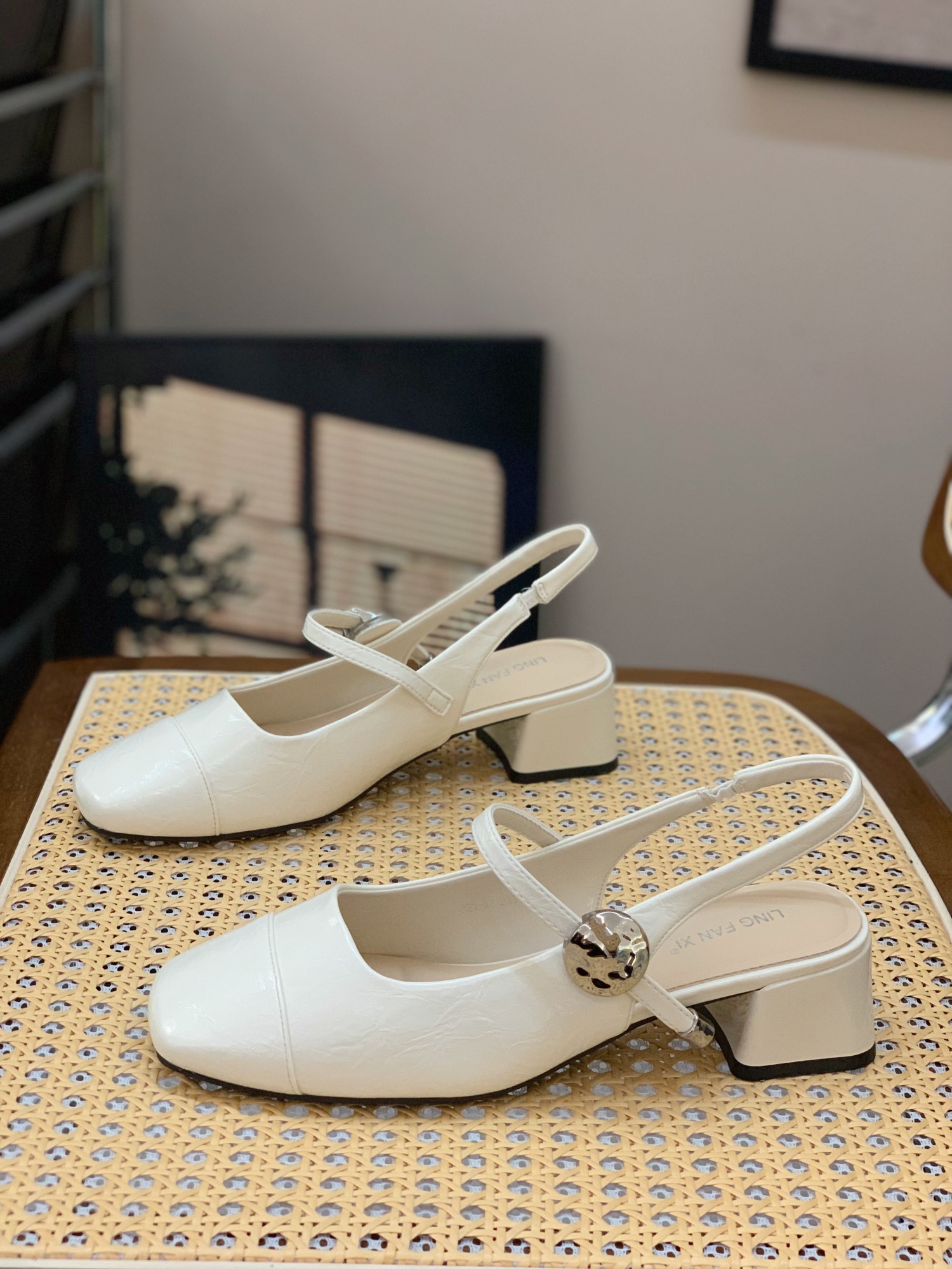 Korean-Style Retro Chunky Heeled Sandals for Women - Thick-Soled Back Strap Square-Toe Mary Janes for Summer 2025