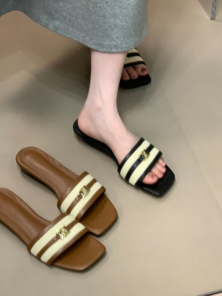 Korean-Style Retro Open-Toe Slide Sandals for Women - Comfortable Spliced Design for Outdoor Summer 2025 Fashion Korean-Style Retro Open-Toe Slide Sandals for Women - Comfortable Spliced Design for Outdoor Summer 2025 Fashion