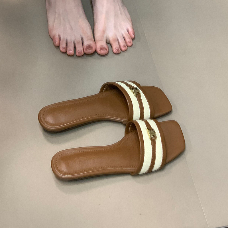 Korean-Style Retro Open-Toe Slide Sandals for Women - Comfortable Spliced Design for Outdoor Summer 2025 Fashion Korean-Style Retro Open-Toe Slide Sandals for Women - Comfortable Spliced Design for Outdoor Summer 2025 Fashion