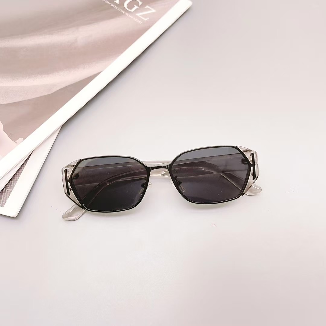 Korean-Style Retro Small Ice Cube Sunglasses for Women - Square Frame, Flattering for Round Faces, Fashionable UV Protection Eyewear Korean-Style Retro Small Ice Cube Sunglasses for Women - Square Frame, Flattering for Round Faces, Fashionable UV Protection Eyewear