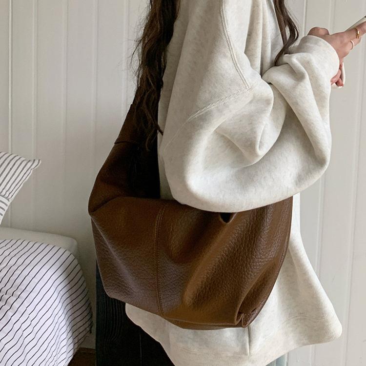 Korean-Style Retro Soft Leather Dumpling Bag for Women, Wrinkled High-Quality Lazy Shoulder Crossbody Bag, Large Capacity Korean-Style Retro Soft Leather Dumpling Bag for Women, Wrinkled High-Quality Lazy Shoulder Crossbody Bag, Large Capacity