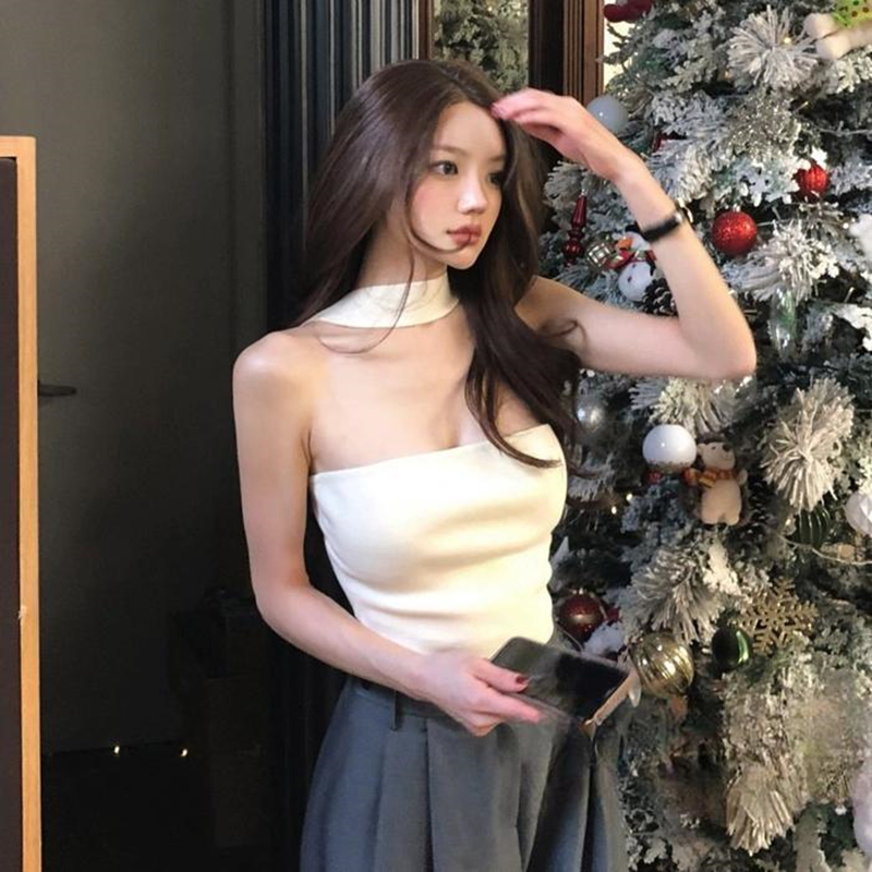 Korean Style Sexy Halter Slim-Fit Knitted Tank Top - Women's Shoulder-Baring Base Layer for Effortless Chic