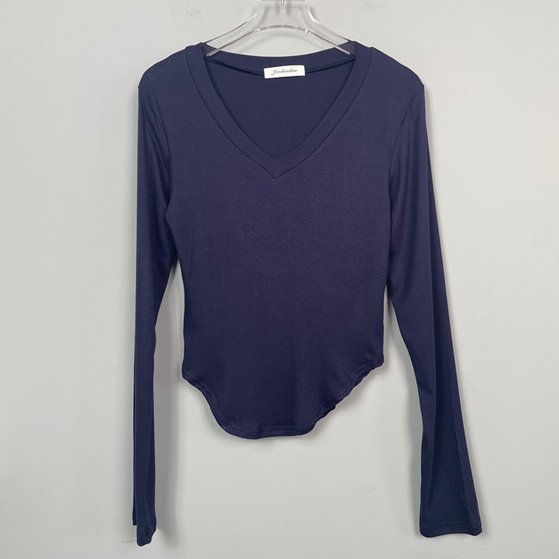 Korean Style Sexy Halter Strap Bodycon Dress for Women, Figure-Hugging Design with Split Hollow Out Detail, Feminine Charm Korean Style Sexy Halter Strap Bodycon Dress for Women, Figure-Hugging Design with Split Hollow Out Detail, Feminine Charm