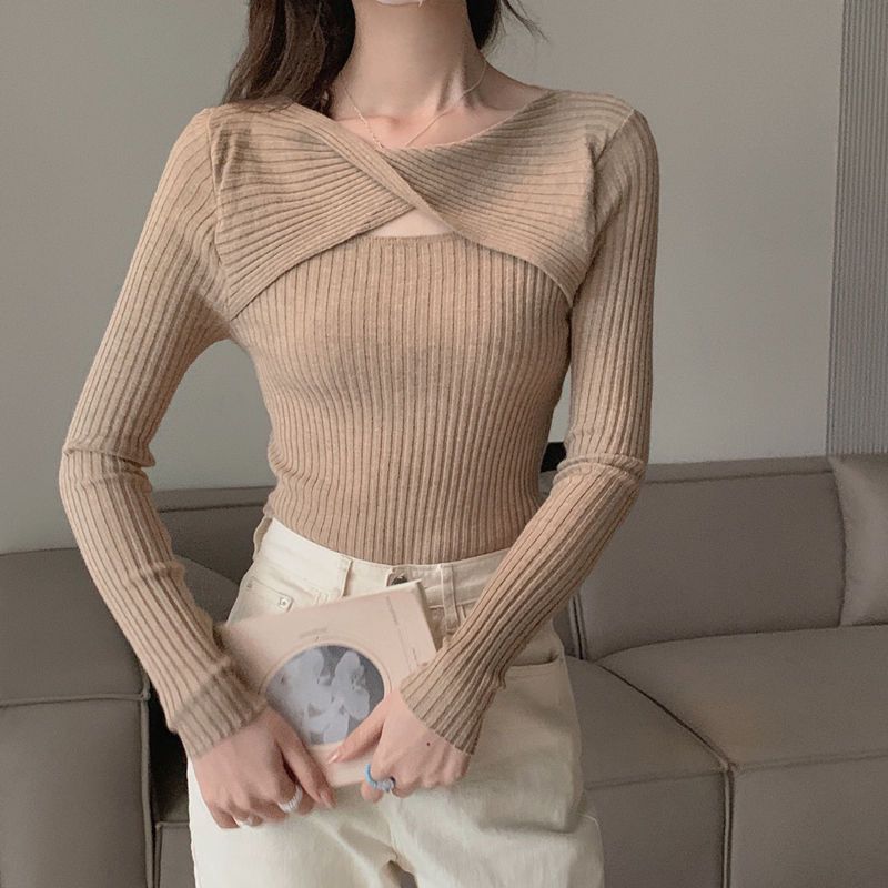 Korean Style Sexy Hollow Out Chest Short Pink Knitted Sweater Top for Women - Autumn Winter Slim Fit Fashion Korean Style Sexy Hollow Out Chest Short Pink Knitted Sweater Top for Women - Autumn Winter Slim Fit Fashion