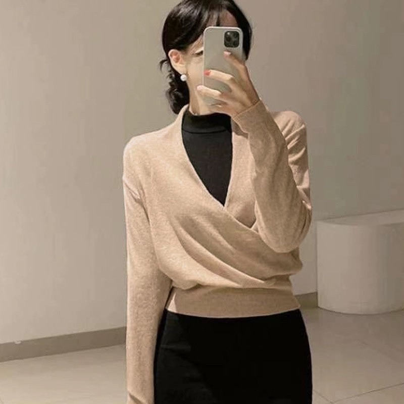 Korean Style Sexy V-Neck Long Sleeve Knitted Sweater - Elegant Feminine Waist-Cinching Women's Top for a Chic Look Korean Style Sexy V-Neck Long Sleeve Knitted Sweater - Elegant Feminine Waist-Cinching Women's Top for a Chic Look