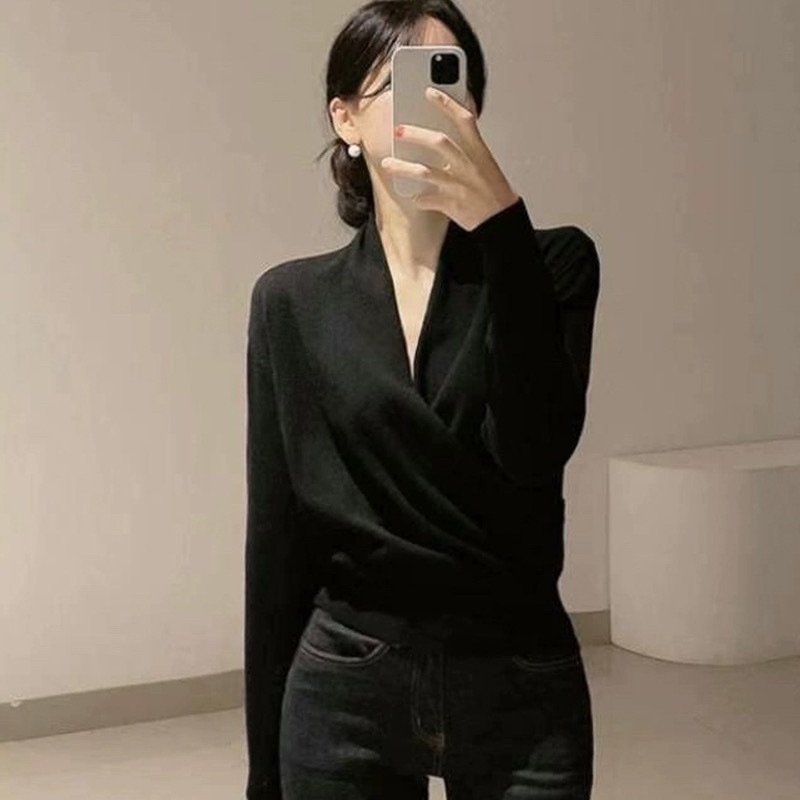 Korean Style Sexy V-Neck Long Sleeve Knitted Sweater - Elegant Feminine Waist-Cinching Women's Top for a Chic Look Korean Style Sexy V-Neck Long Sleeve Knitted Sweater - Elegant Feminine Waist-Cinching Women's Top for a Chic Look