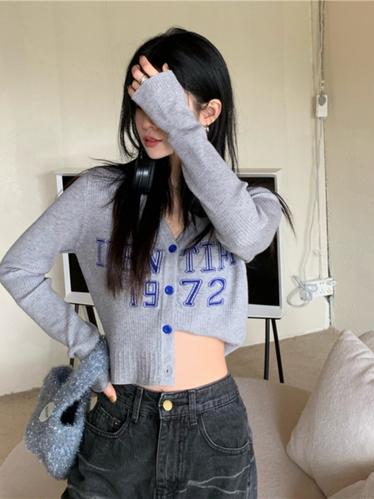 Korean Style Short Cardigan Sweater for Women - Single-Breasted Knitted Top, Slim Fit, Trendy Early Autumn Fashion Korean Style Short Cardigan Sweater for Women - Single-Breasted Knitted Top, Slim Fit, Trendy Early Autumn Fashion