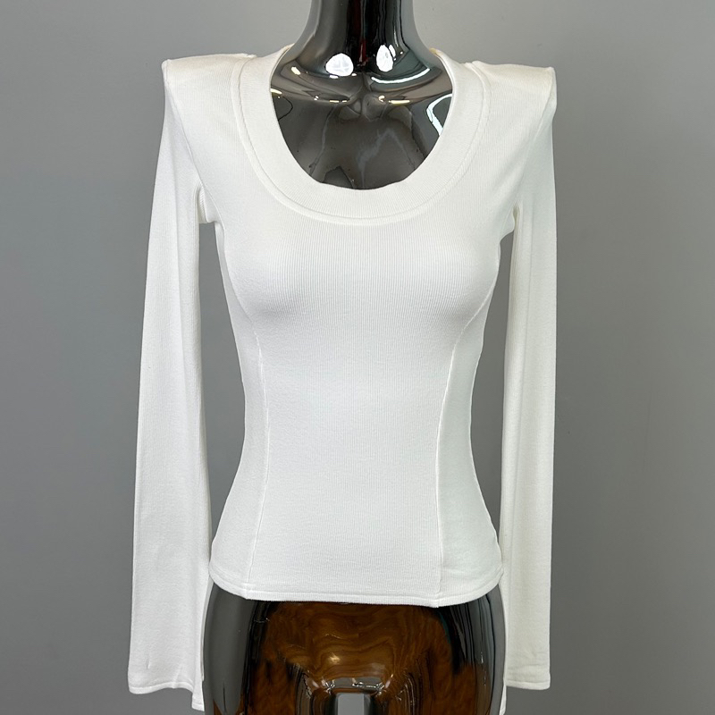 Korean Style Simple Feminine U-Neck Fitted Long Sleeve T-Shirt - Classic Base Layer for Every Year Korean Style Simple Feminine U-Neck Fitted Long Sleeve T-Shirt - Classic Base Layer for Every Year