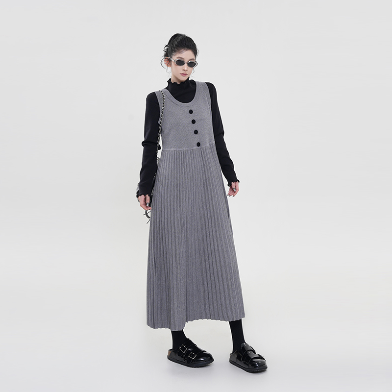 Korean Style Solid Color U-Neck Sleeveless Knitted Vest Dress for Women with Elegant Loose Pleated Long Skirt - Autumn/Winter Fashion Korean Style Solid Color U-Neck Sleeveless Knitted Vest Dress for Women with Elegant Loose Pleated Long Skirt - Autumn/Winter Fashion