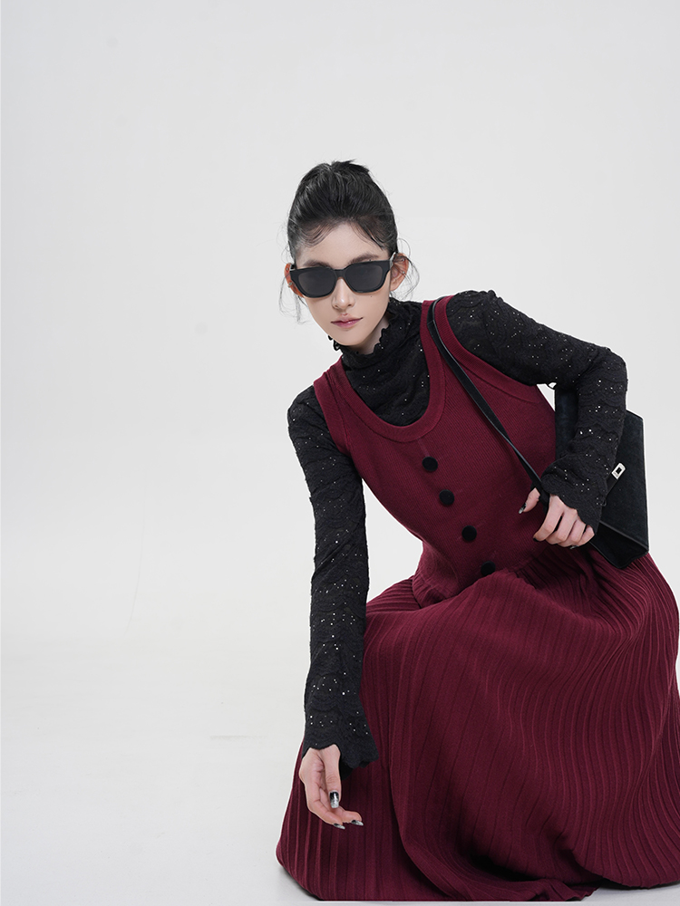 Korean Style Solid Color U-Neck Sleeveless Knitted Vest Dress for Women with Elegant Loose Pleated Long Skirt - Autumn/Winter Fashion Korean Style Solid Color U-Neck Sleeveless Knitted Vest Dress for Women with Elegant Loose Pleated Long Skirt - Autumn/Winter Fashion