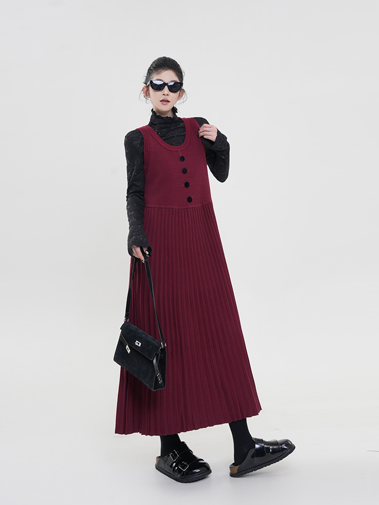 Korean Style Solid Color U-Neck Sleeveless Knitted Vest Dress for Women with Elegant Loose Pleated Long Skirt - Autumn/Winter Fashion Korean Style Solid Color U-Neck Sleeveless Knitted Vest Dress for Women with Elegant Loose Pleated Long Skirt - Autumn/Winter Fashion