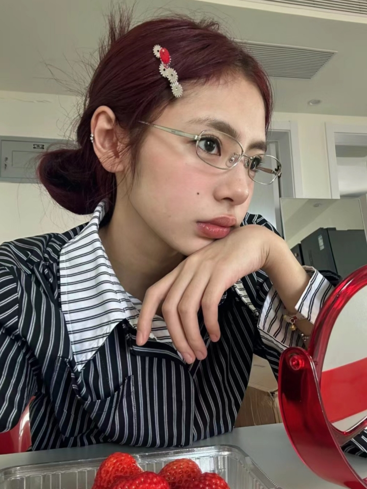 Korean-Style Square Rimless Glasses Frame, Gold Wire Narrow Design for Myopia with Trendy High School Vibe Korean-Style Square Rimless Glasses Frame, Gold Wire Narrow Design for Myopia with Trendy High School Vibe