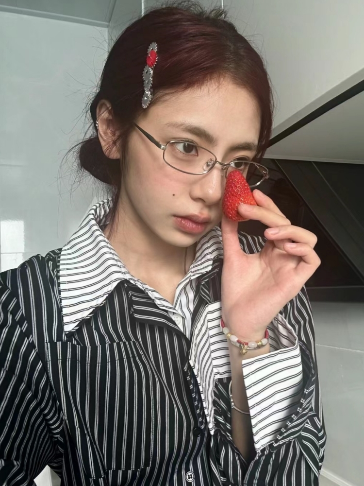 Korean-Style Square Rimless Glasses Frame, Gold Wire Narrow Design for Myopia with Trendy High School Vibe Korean-Style Square Rimless Glasses Frame, Gold Wire Narrow Design for Myopia with Trendy High School Vibe