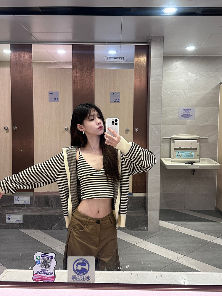 Korean Style Striped Hoodie & Casual Tank Top Set - Women's Relaxed Fit Hot Girl Fashion for 2024 Korean Style Striped Hoodie & Casual Tank Top Set - Women's Relaxed Fit Hot Girl Fashion for 2024