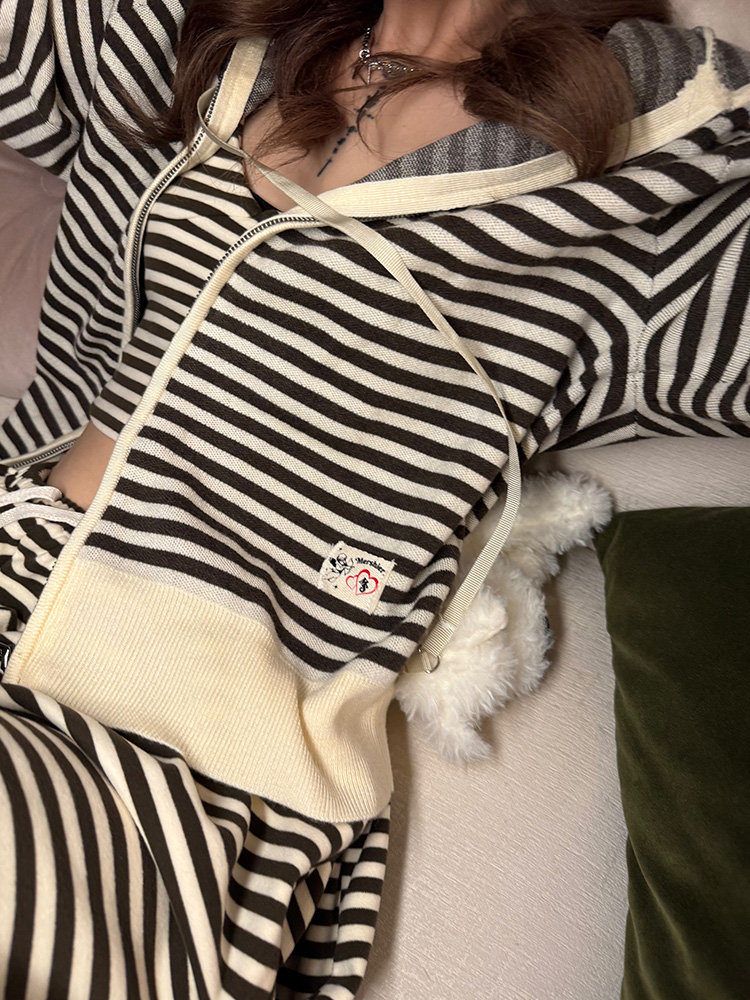 Korean Style Striped Hoodie & Casual Tank Top Set - Women's Relaxed Fit Hot Girl Fashion for 2024 Korean Style Striped Hoodie & Casual Tank Top Set - Women's Relaxed Fit Hot Girl Fashion for 2024