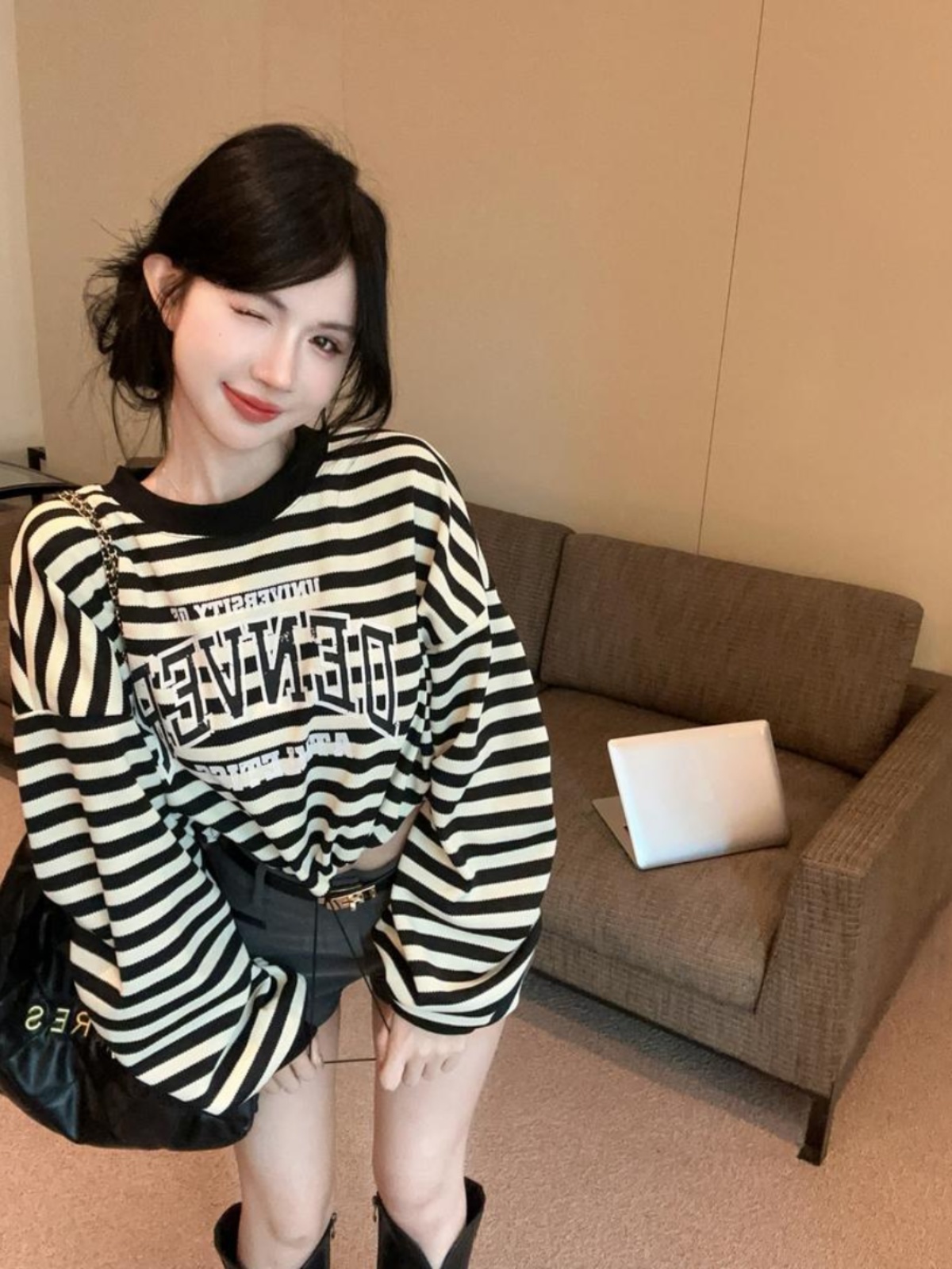 Korean Style Striped Jazz Dance Top for Women, Hip Hop Street Dance Sweatshirt, DS Girl Group Performance Outfit Korean Style Striped Jazz Dance Top for Women, Hip Hop Street Dance Sweatshirt, DS Girl Group Performance Outfit