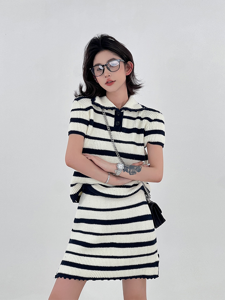 Korean Style Striped Short Sleeve Polo Knit T-Shirt for Women - Slim Casual Summer Top Korean Style Striped Short Sleeve Polo Knit T-Shirt for Women - Slim Casual Summer Top