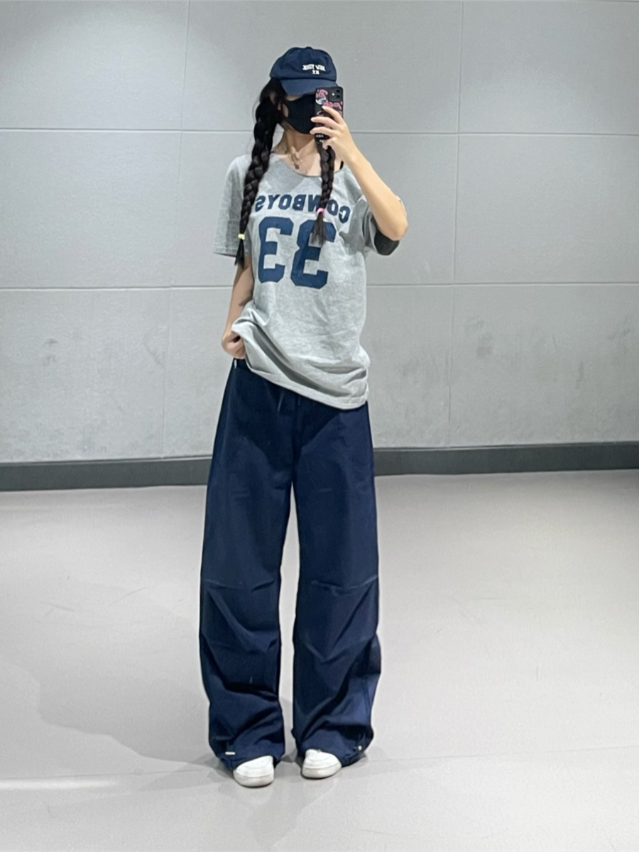 Korean Style Women's Gray Off-Shoulder Letter Short Top with Quick-Dry Cargo Sports Pants Dance Outfit Korean Style Women's Gray Off-Shoulder Letter Short Top with Quick-Dry Cargo Sports Pants Dance Outfit