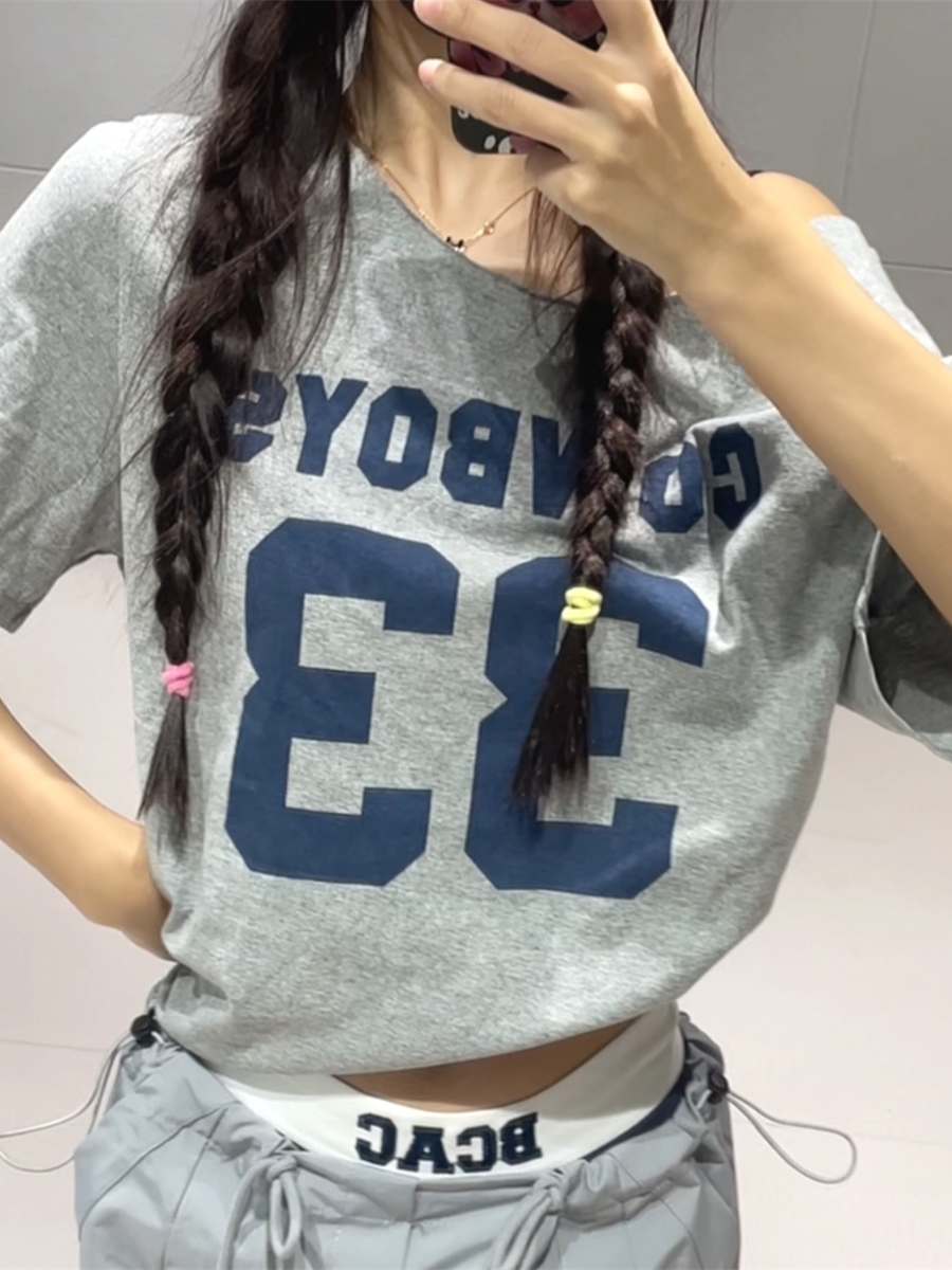 Korean Style Women's Gray Off-Shoulder Letter Short Top with Quick-Dry Cargo Sports Pants Dance Outfit Korean Style Women's Gray Off-Shoulder Letter Short Top with Quick-Dry Cargo Sports Pants Dance Outfit