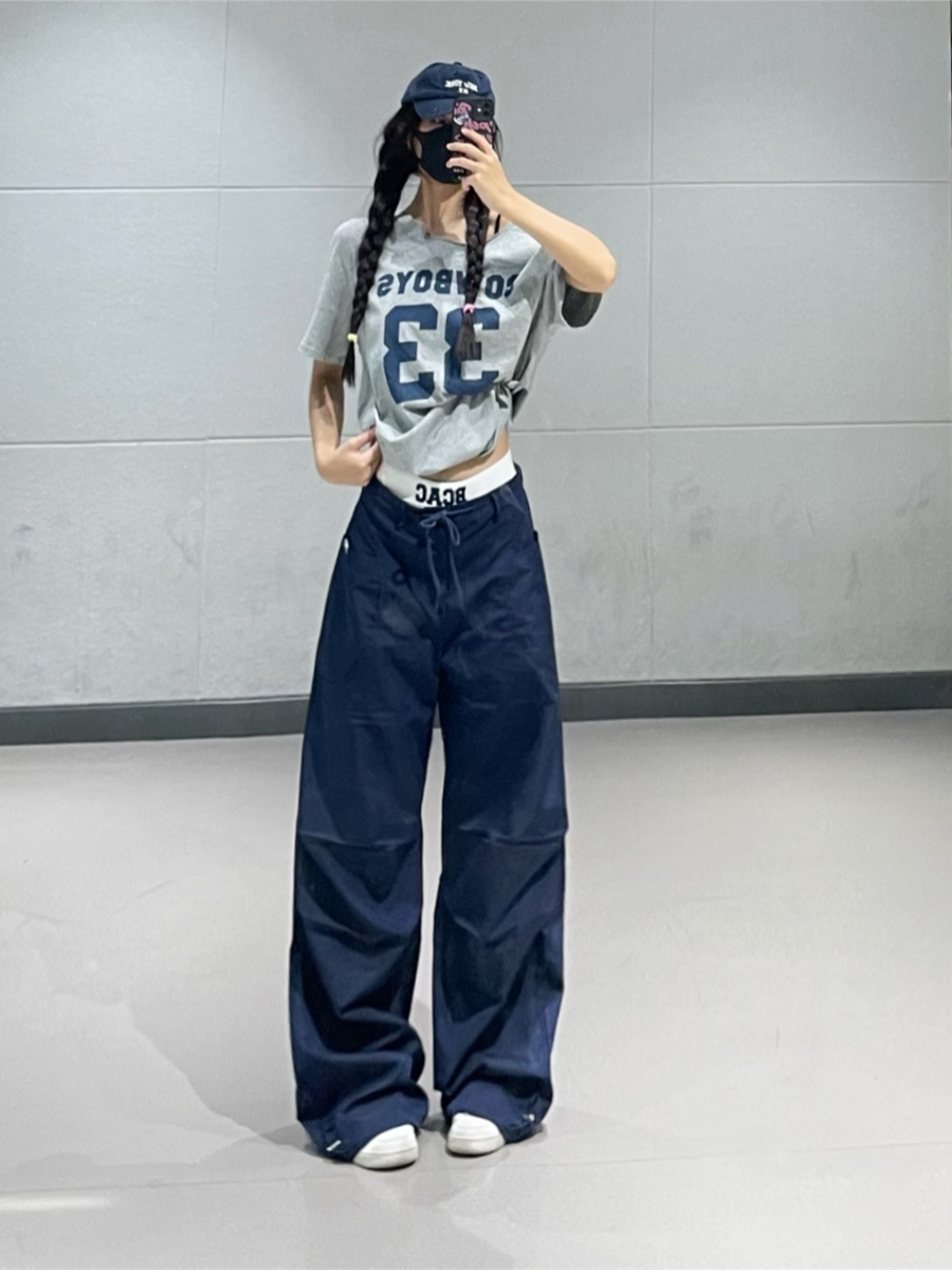 Korean Style Women's Gray Off-Shoulder Letter Short Top with Quick-Dry Cargo Sports Pants Dance Outfit