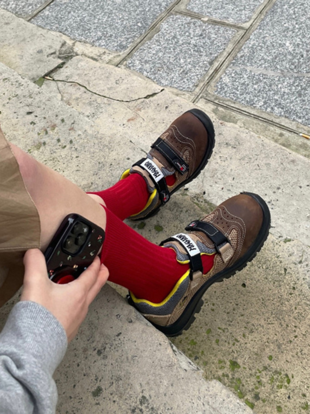 Korean Women's Velcro Dad Shoes - Functional Casual Sports Shoes for Outdoor Work & Safety, First-Generation Workwear Style