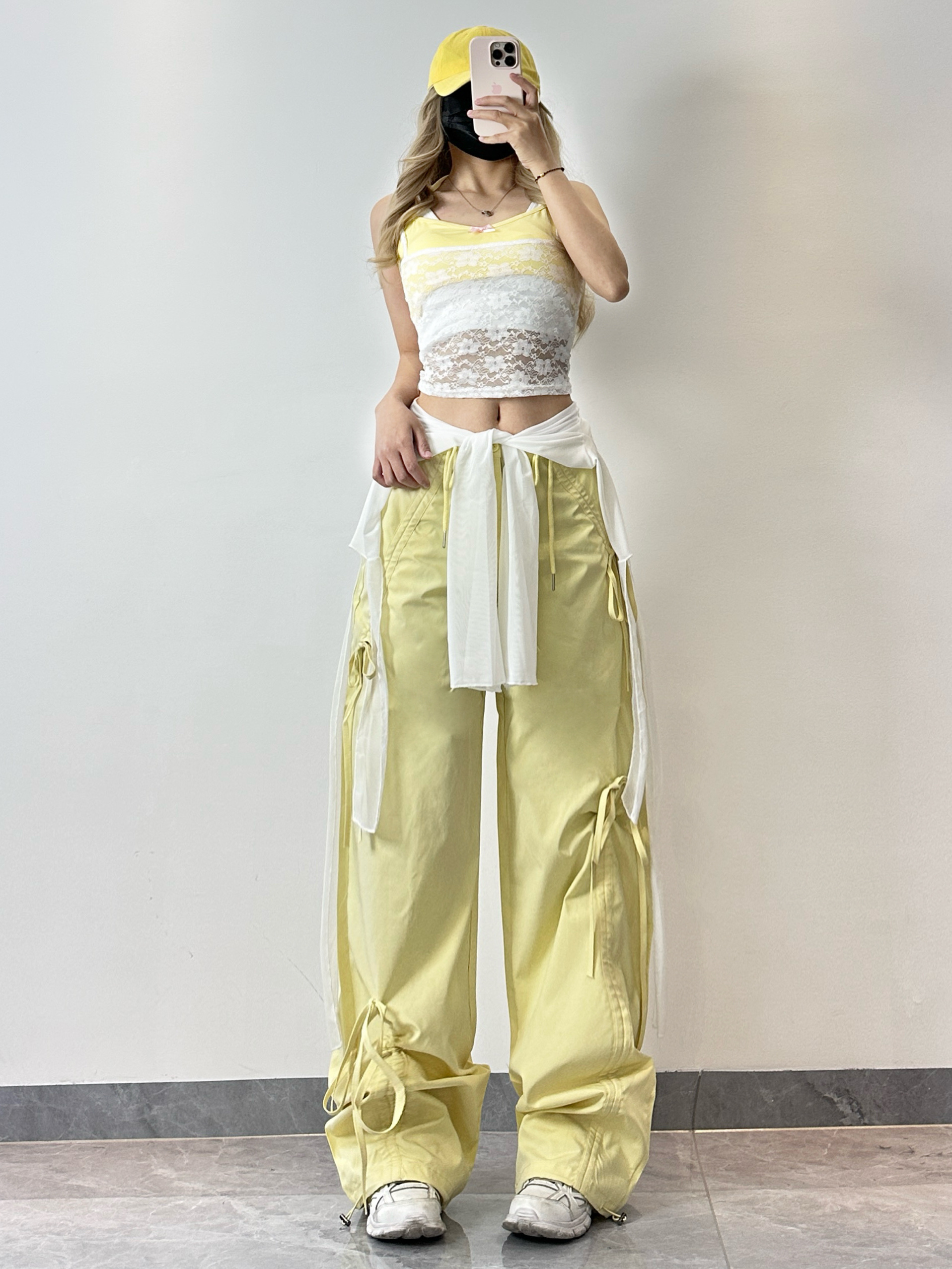 Lace Camisole & Yellow Bow Sports Pants Set - Kpop Jazz Dance Outfit, Fake Two-Piece Style, Long Trousers for Performance and Practice Lace Camisole & Yellow Bow Sports Pants Set - Kpop Jazz Dance Outfit, Fake Two-Piece Style, Long Trousers for Performance and Practice