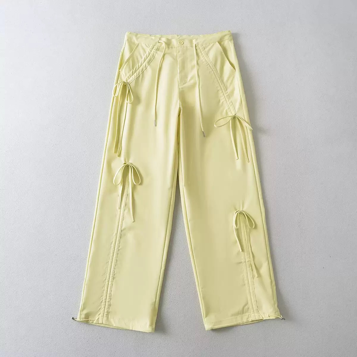 Lace Camisole & Yellow Bow Sports Pants Set - Kpop Jazz Dance Outfit, Fake Two-Piece Style, Long Trousers for Performance and Practice Lace Camisole & Yellow Bow Sports Pants Set - Kpop Jazz Dance Outfit, Fake Two-Piece Style, Long Trousers for Performance and Practice
